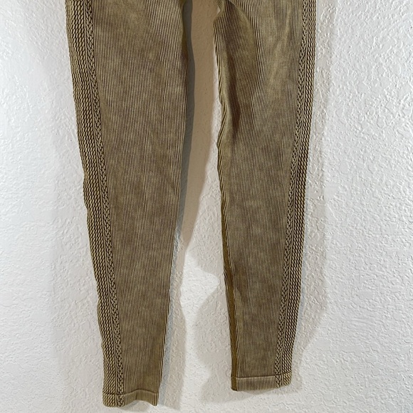 Aerie Offline Big Chill Seamless 7/8 Braided Leggings Size Small NEW - Picture 7 of 15